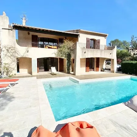 Croisette Piscine 8 Pax *